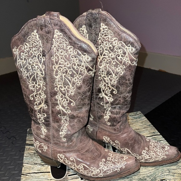Corral Boots - Picture 2 of 3